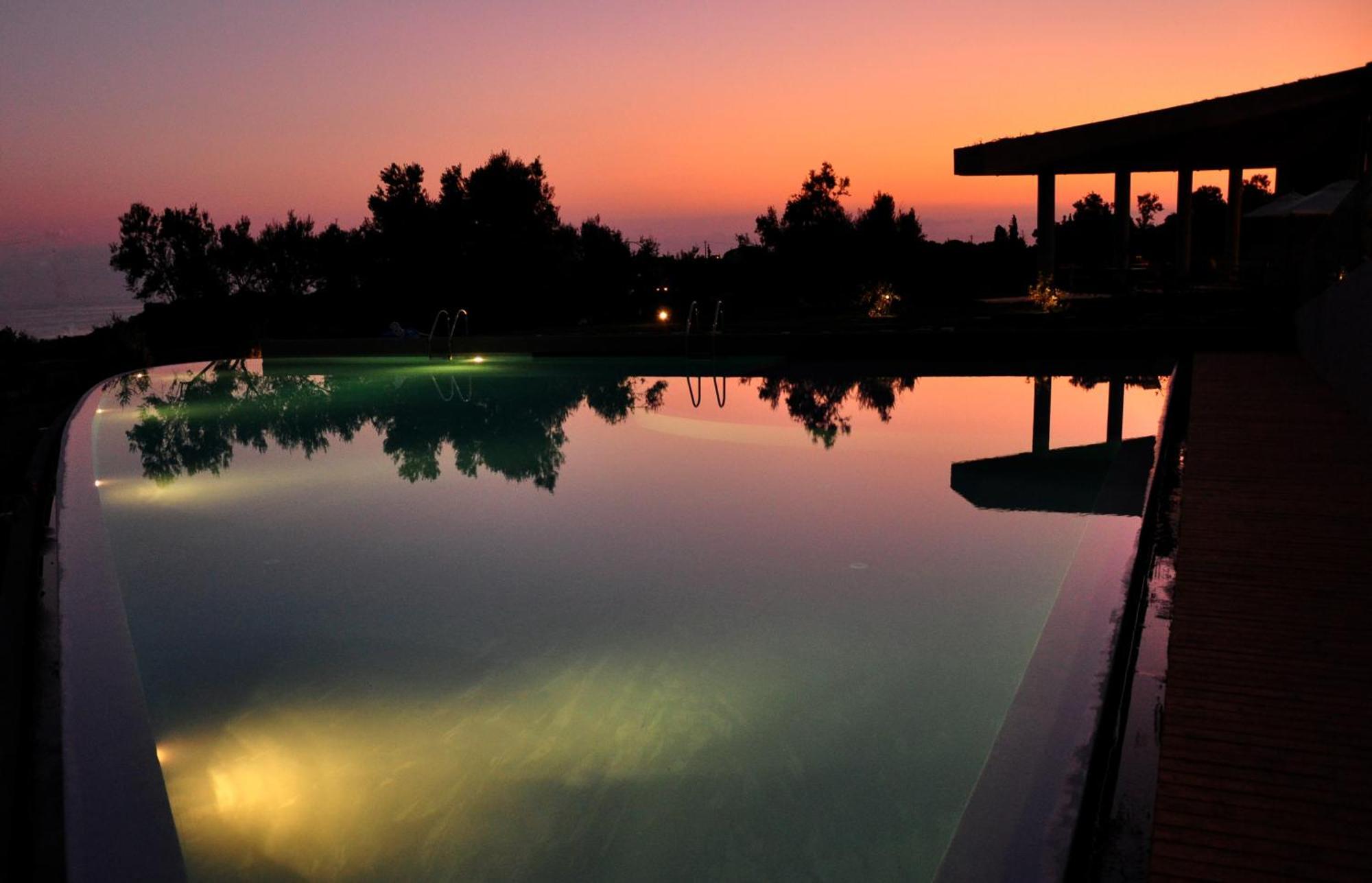 Leivatho Hotel สโวโรนาตา ภายนอก รูปภาพ